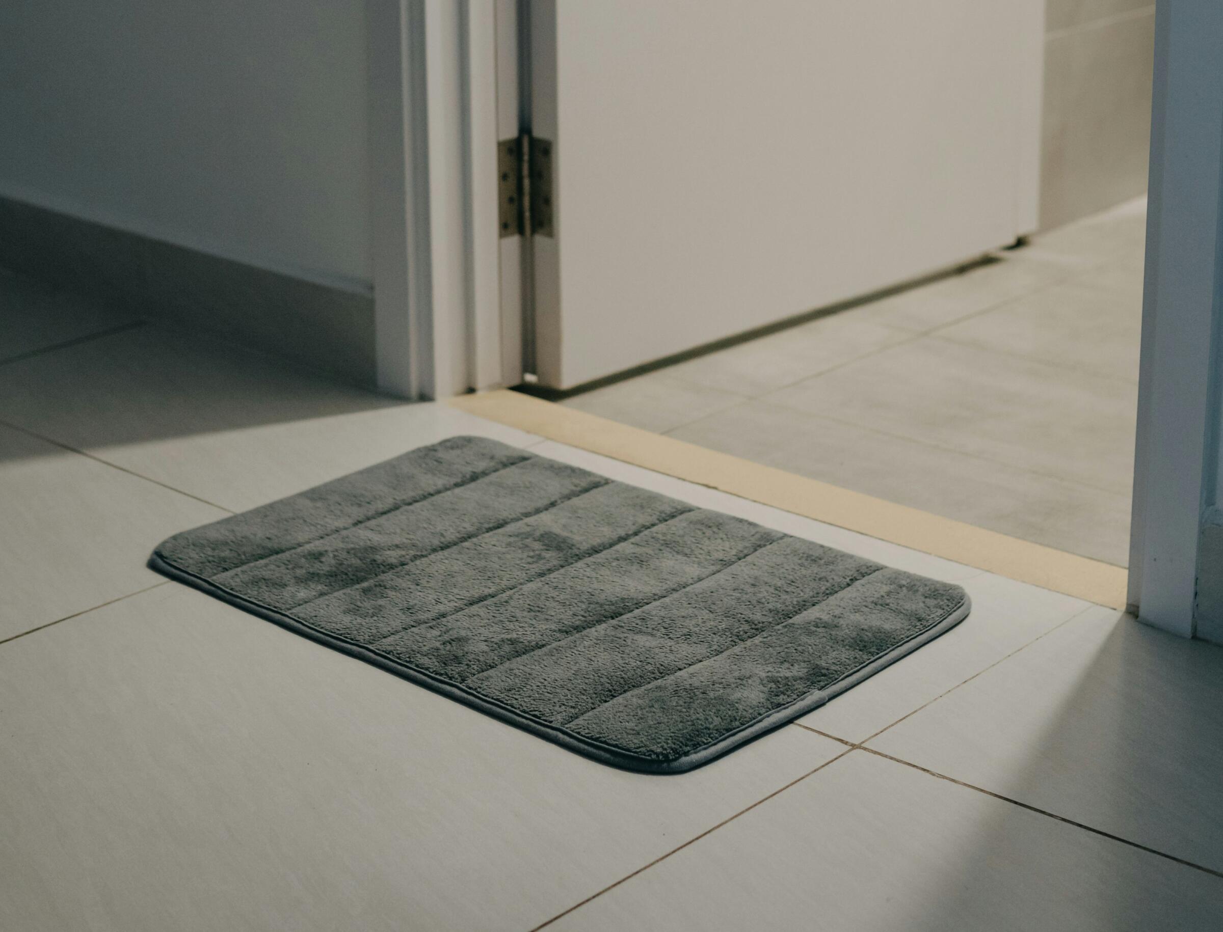 残されたドアマット