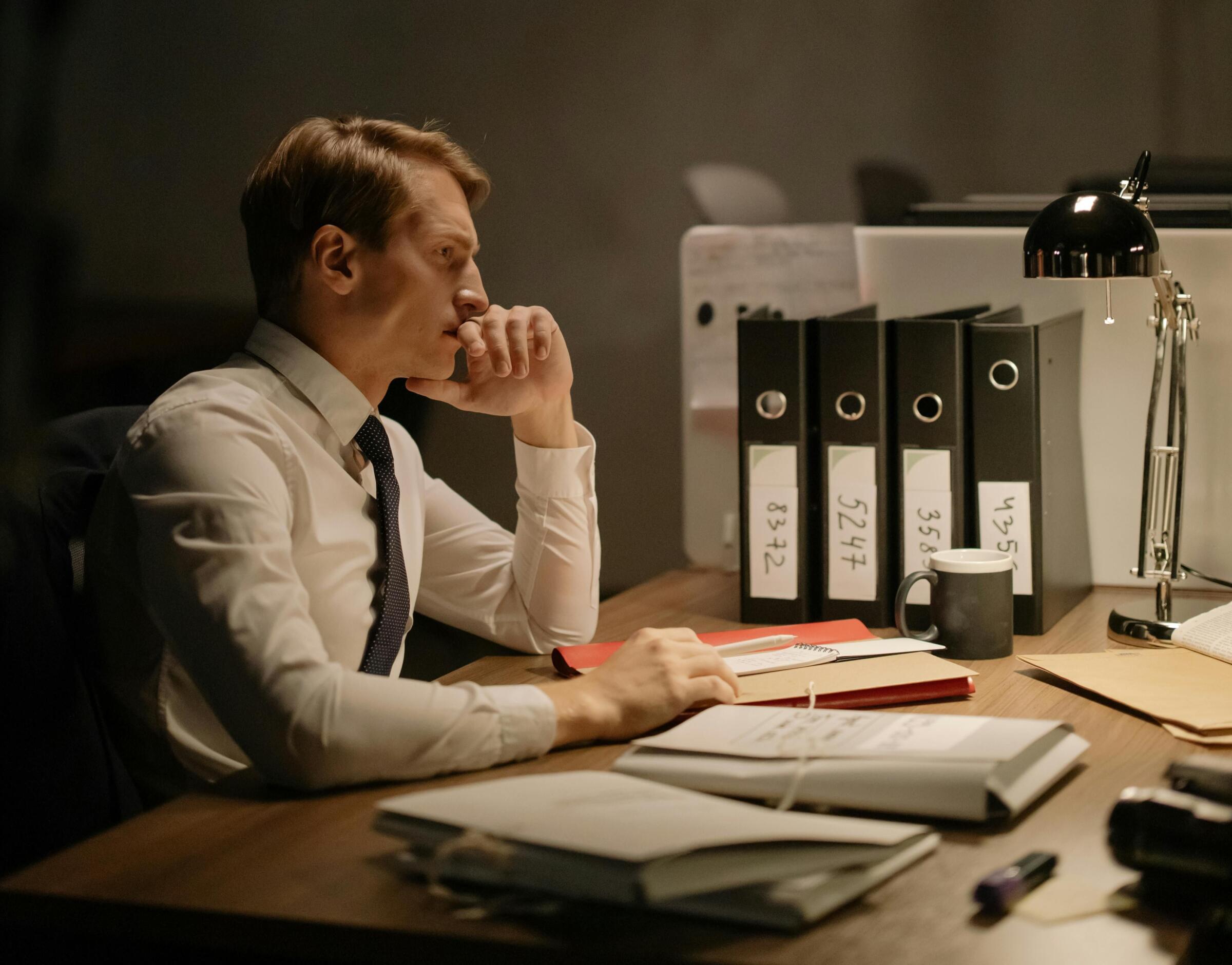 資金繰りに苦しむ経営者