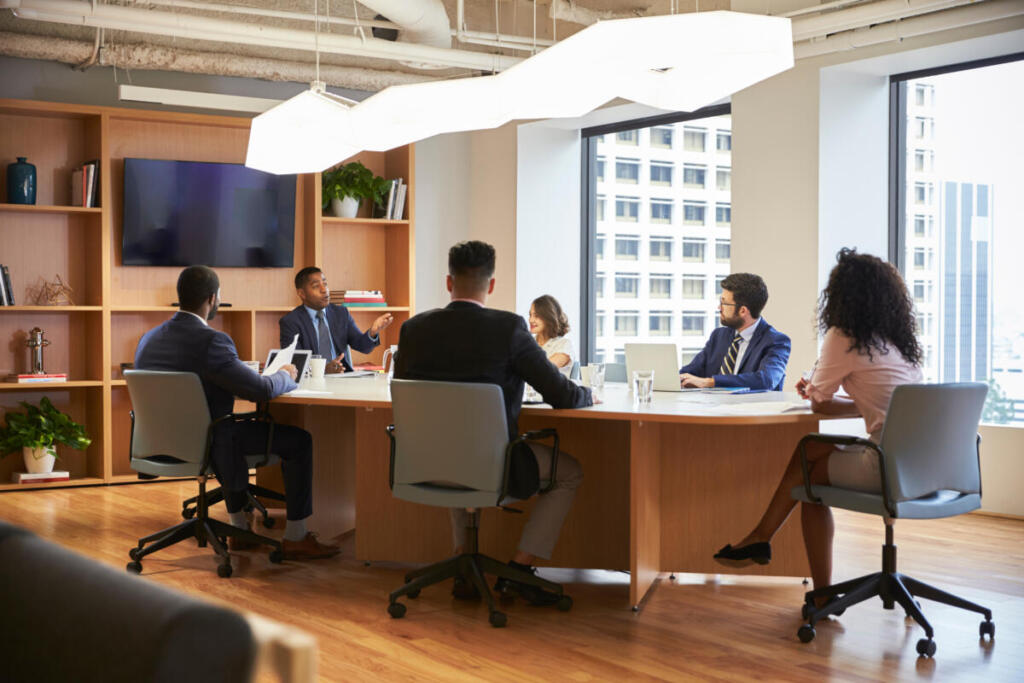 融資を検討する会議