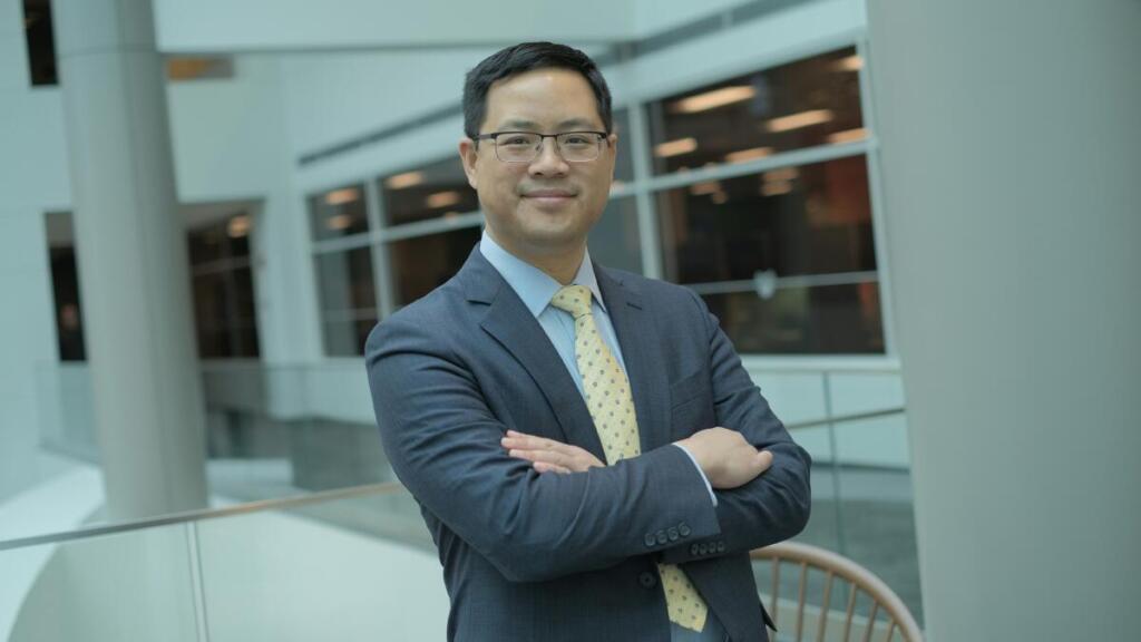 弁護士をイメージする男性